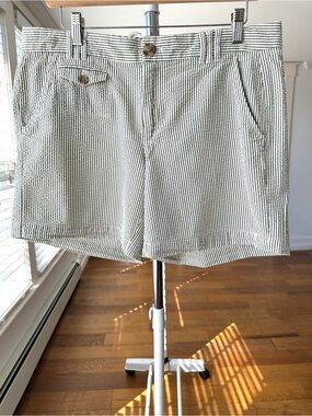 Banana Republic Striped Seersucker Shorts, Mid-rise, 💯 Cotton, Petite Size